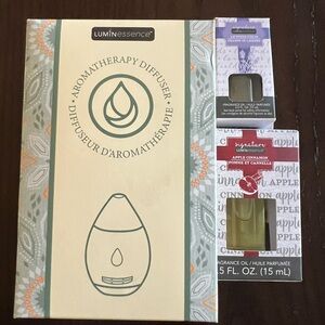 Aromatherapy Diffuser and (2) Pack of Fragrance Oils NWT